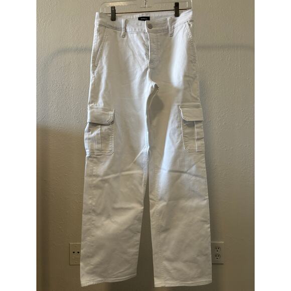 Express White Relaxed Straight Low Rise Cargo Jeans Size 2 Regular - Picture 1 of 4